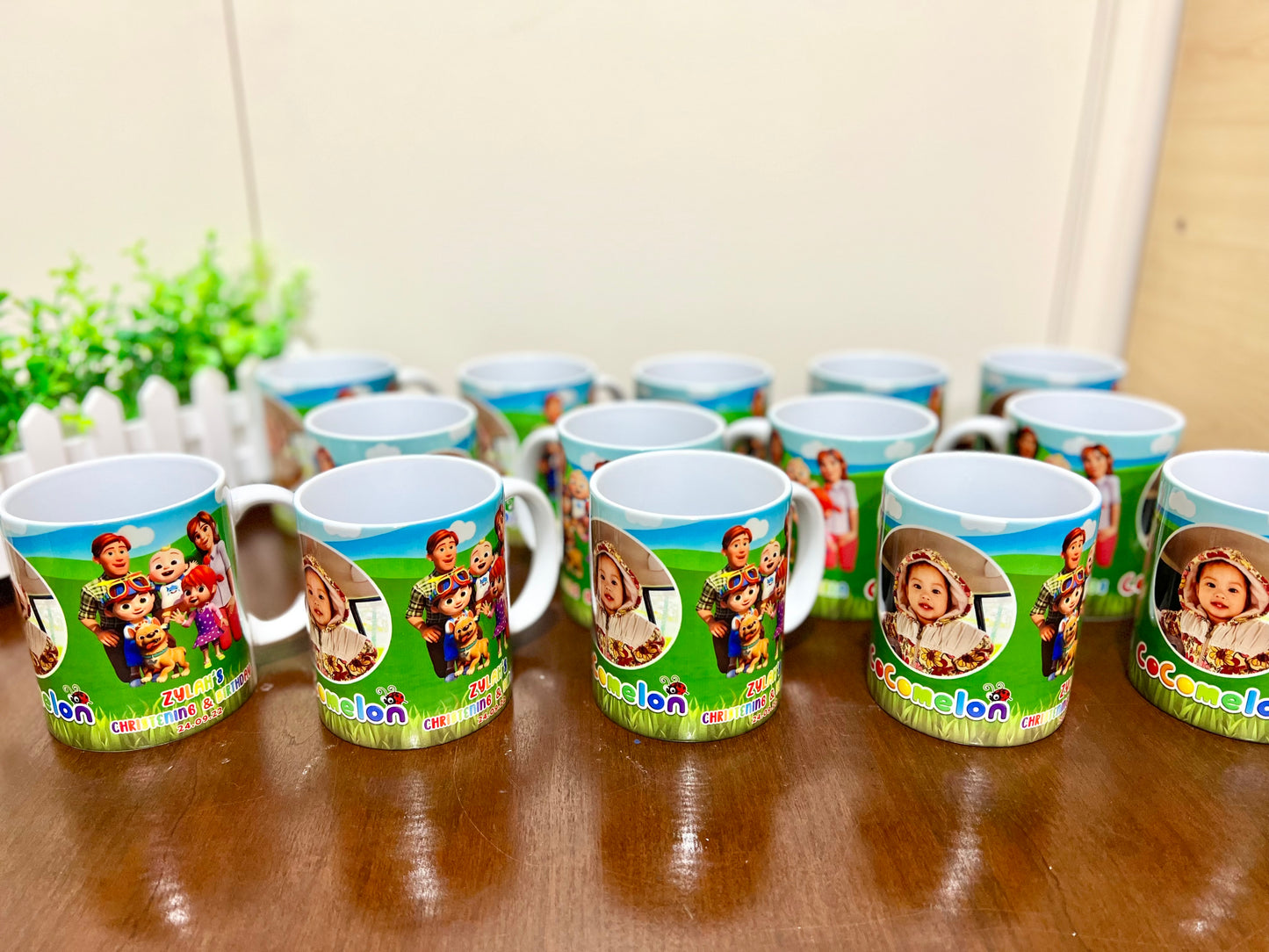 Personalised Souvenir Mugs (12 pcs)